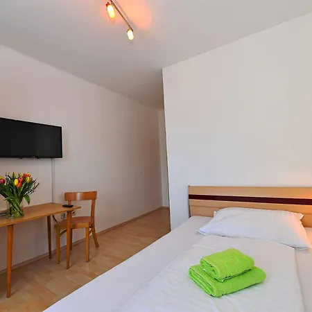 Swirtshaus M&N Hotel Zeltweg Exterior photo